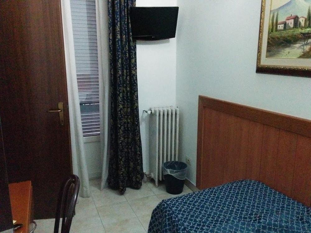 Hotel Aurelia Milano Centrale מראה חיצוני תמונה